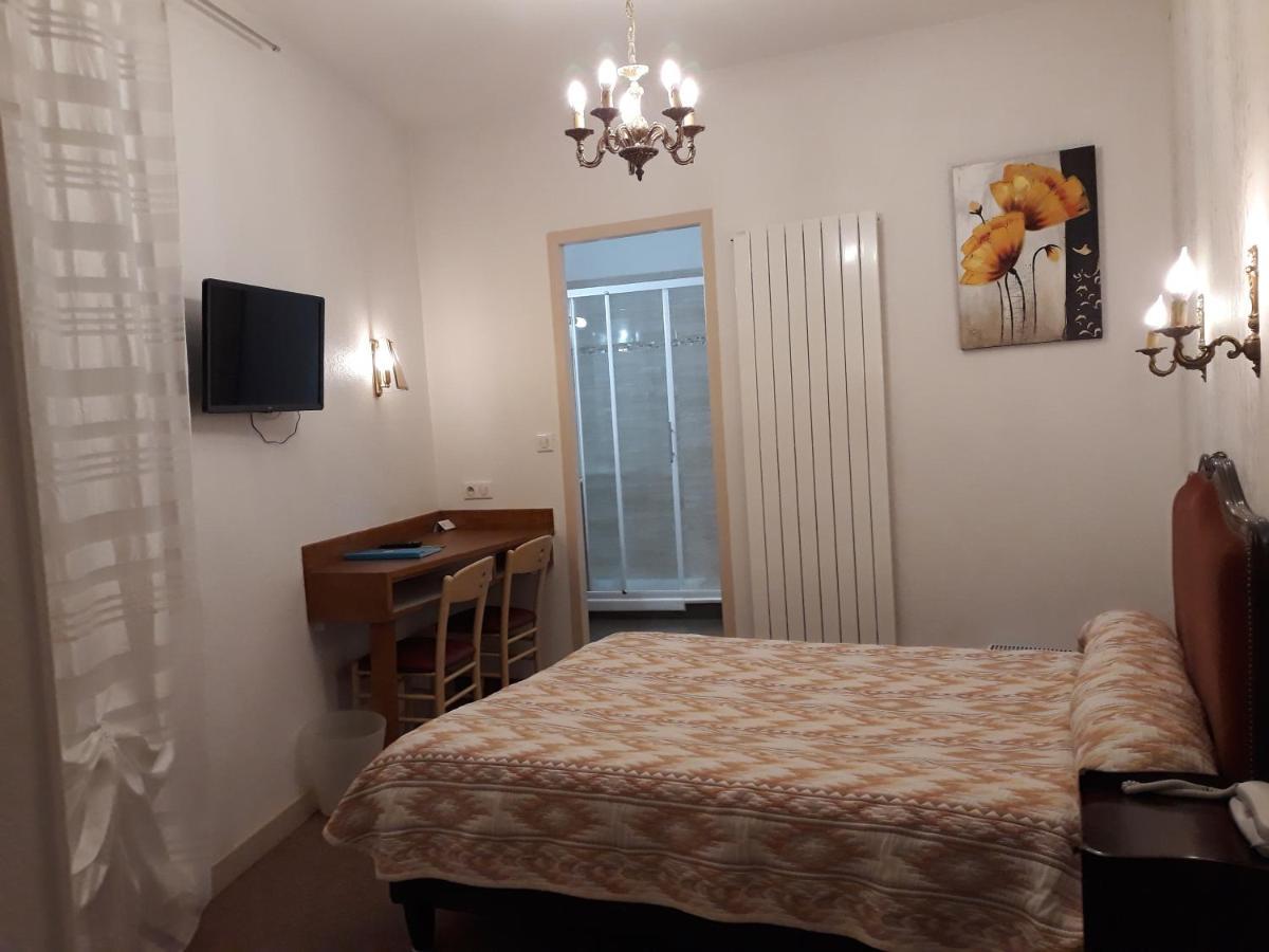Le Lons Hotel Foix
