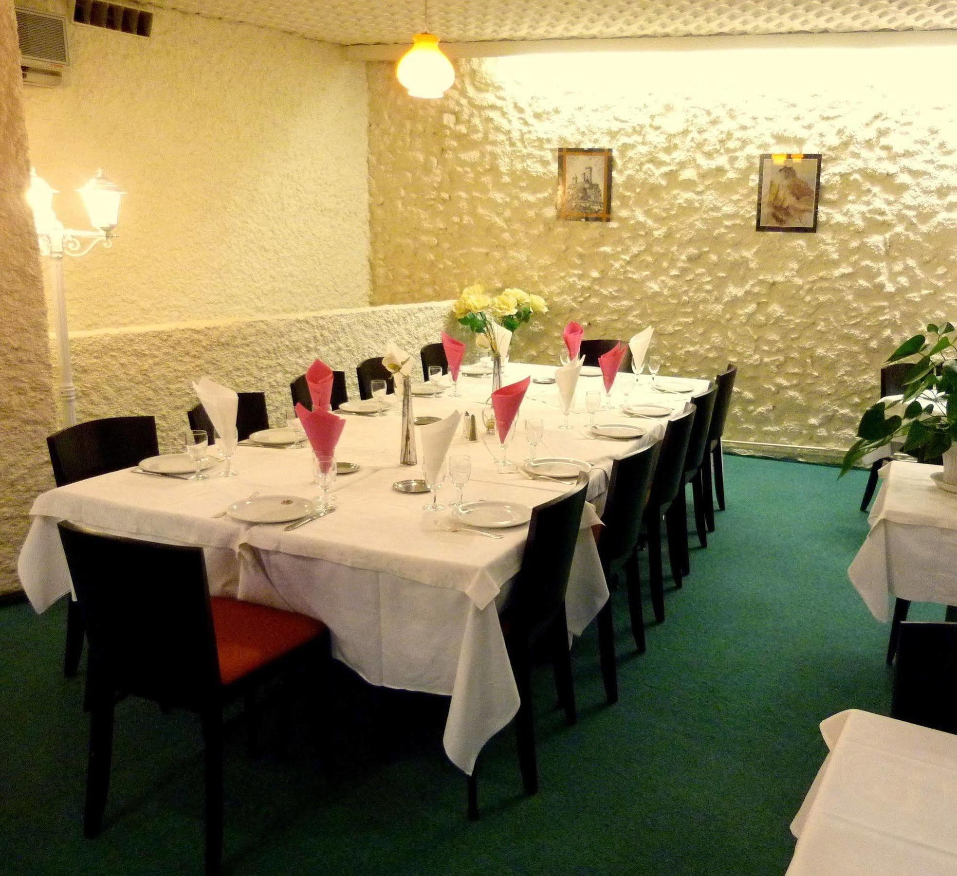 Le Lons Hotel 3*