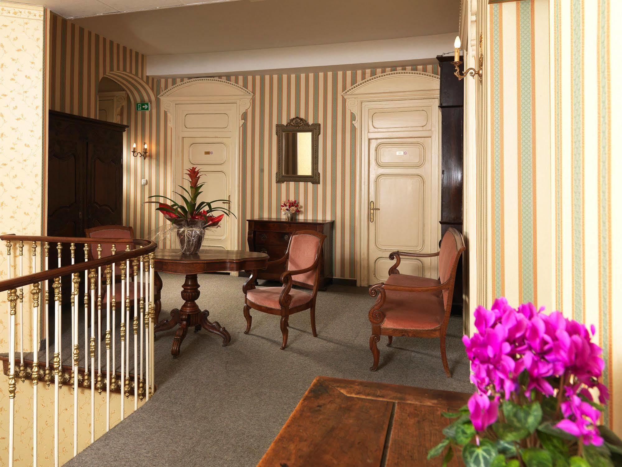 Le Lons Hotel 3*